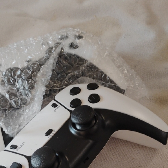 PS4 Controller For $30!! - Picture 4 of 10